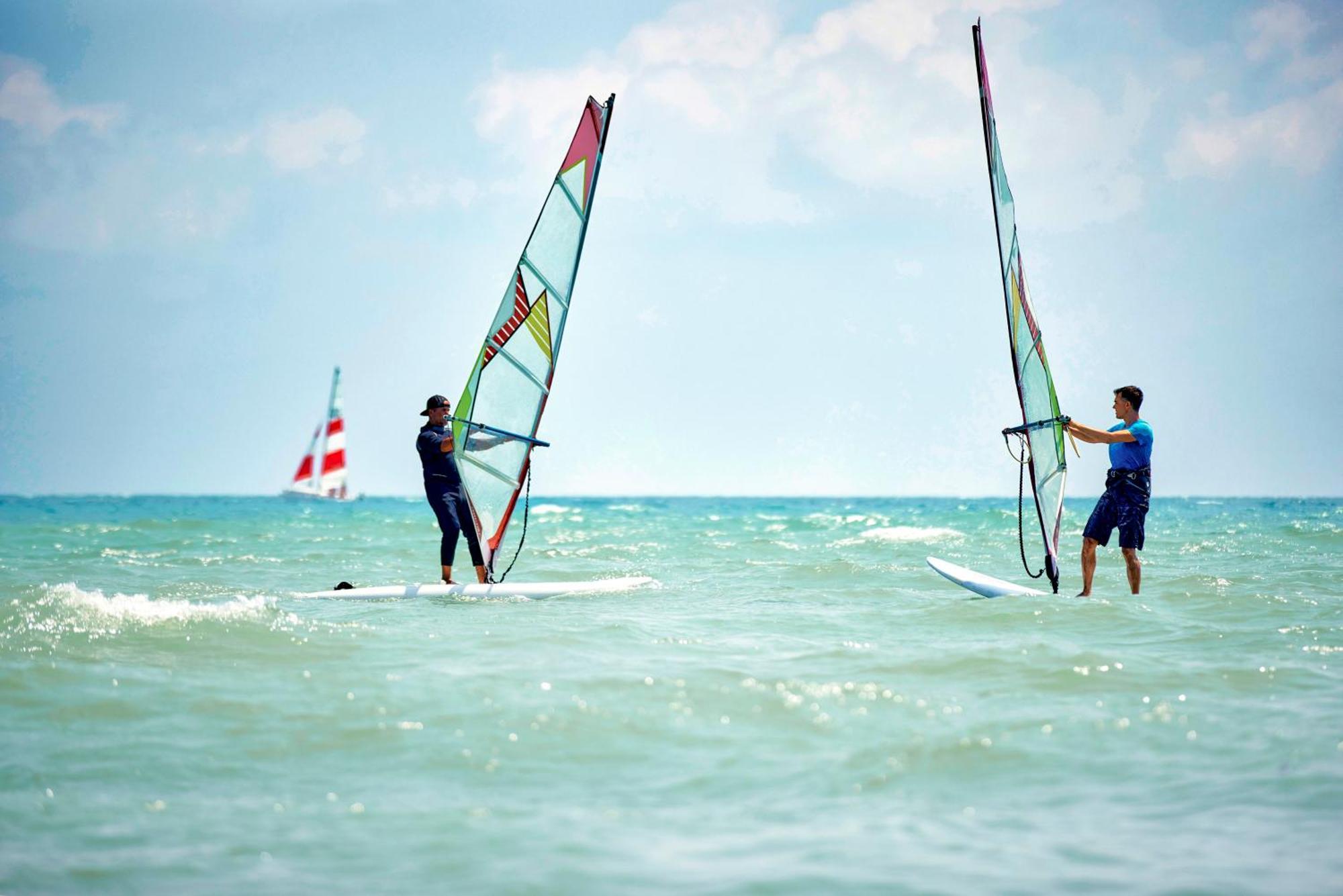 Hotel Tui Magic Life Jacaranda Side Exterior foto Windsurfers in La Paz, Mexico